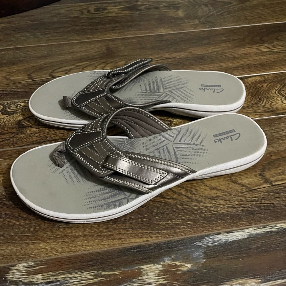 Like New Clarks Cloudstepper Sandal Size 10 - Picture 3 of 12